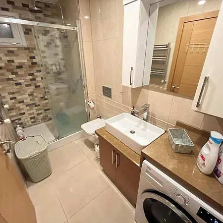Palladium , Very Close To Baghdad Boulevard, Ideal For Families 이스탄불