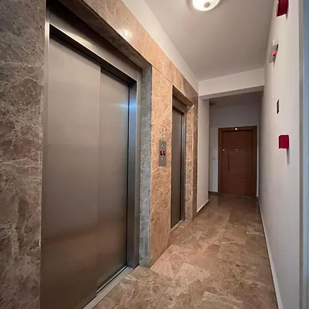 Palladium , Very Close To Baghdad Boulevard, Ideal For Families アパート イスタンブール