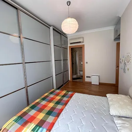 Palladium , Very Close To Baghdad Boulevard, Ideal For Families