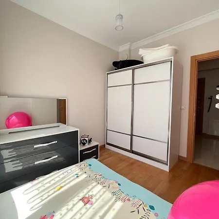 Palladium , Very Close To Baghdad Boulevard, Ideal For Families Apartman *